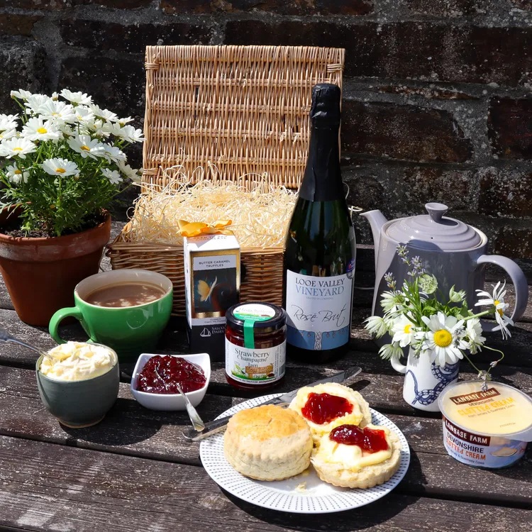 The Taste of the Westcountry: Discover Devon Hampers
